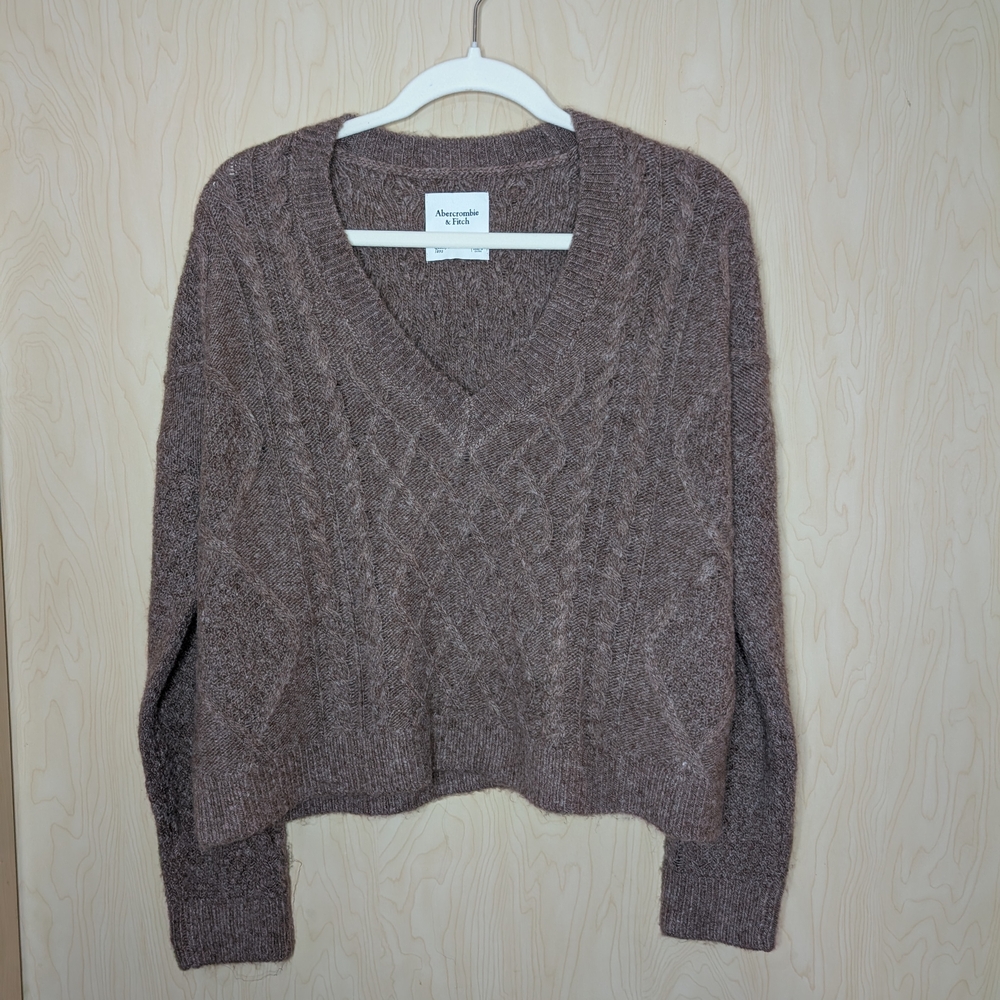 Vintage Abercrombie & Fitch Taupe V-Neck Oversized Cable Knit Sweater